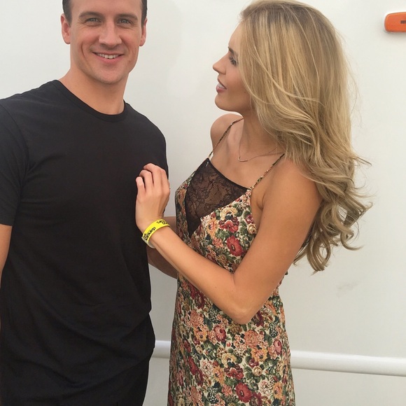 Zara Dresses & Skirts - Zara mini floral dress black lace front low back